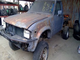 1982 TOYOTA TRUCK, GRAY, STD. CAB, 2.4L. MT. 4WD.   Z26338